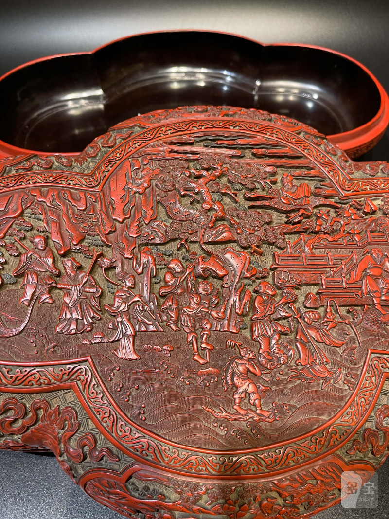 清乾隆 剔红群仙祝寿图海棠形捧盒 - 图8
